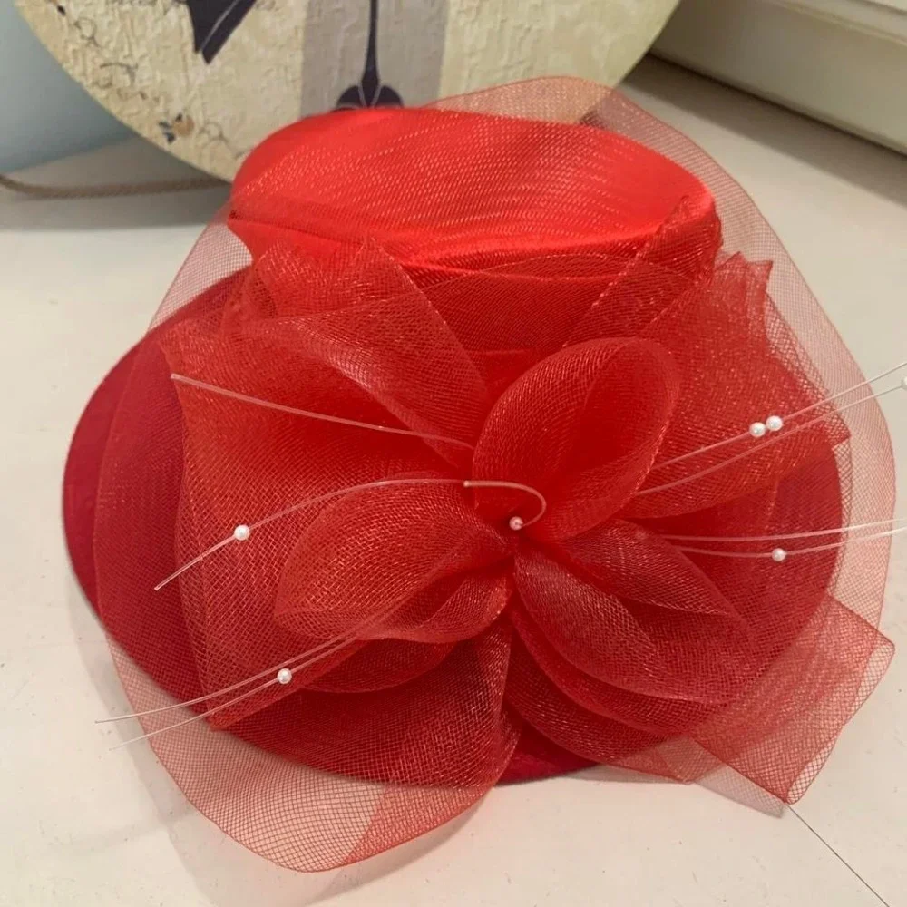 1960's vintage classic red fascinator hat with flower and pearl‎ details